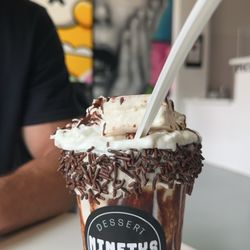 Ninety’s Dessert Bar - Zebra shake