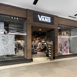 clarks outlet gilroy