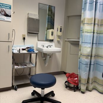 Patient First Primary & Urgent Care - Waldorf - Patient room and was very clean, red bag was available for items. - Urgent Care Near Me - Waldorf, Maryland Patient First Primary & Urgent Care - Waldorf - Patient room and was very clean, red bag was available for items. - Urgent Care Near Me - Waldorf, Maryland