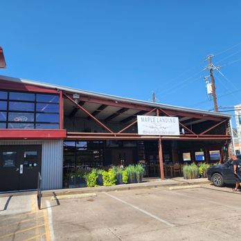 Maple Landing - Building - Barbeque Near Me - Dallas, Texas Maple Landing - Building - Barbeque Near Me - Dallas, Texas