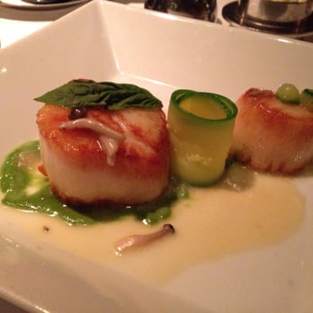 Gary Danko - Seared Sea Scallops with Zucchini-Basil Puree, Beech Mushrooms, Melted Leeks and Sauce Marechal - New American Near Me - San Francisco, California