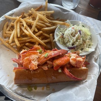Sam's Chowder House - Amazing !! So worth it!! Lobster roll and fries! - Seafood Near Me - Half Moon Bay, California Sam's Chowder House - Amazing !! So worth it!! Lobster roll and fries! - Seafood Near Me - Half Moon Bay, California