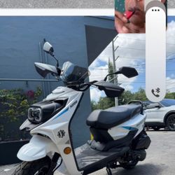 Necesito comprar el frente plástico de está moto en color rojo