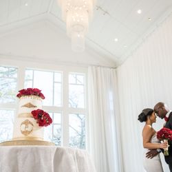 Purposeful Cakes - Book your wedding cake with Purposeful Cakes!