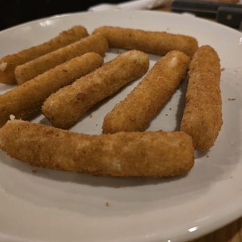 Applebee's Grill + Bar - Microwaved cold cheese sticks still served cold the 2nd time. - American Near Me - Grants Pass, Oregon