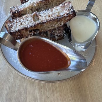 Trattoria Amalfi - Garlic bread - Italian Near Me - Mystic, Connecticut