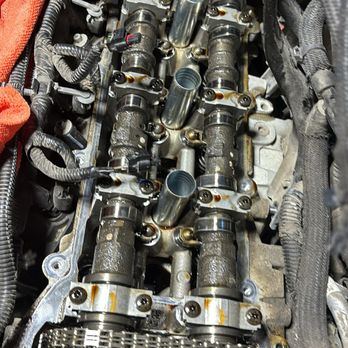 Vardhman Diesel Auto and Tow - Commercial Truck Repair Near Me - Grande Pointe, Manitoba Vardhman Diesel Auto and Tow - Commercial Truck Repair Near Me - Grande Pointe, Manitoba