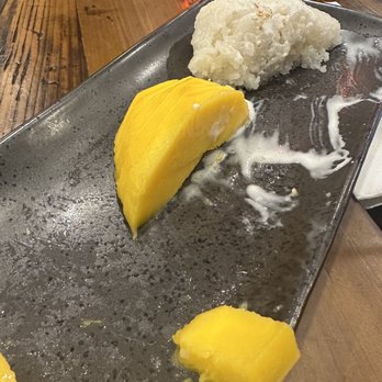 Maguro - Mango sticky rice - Sushi Bars Near Me - Brookline, Massachusetts