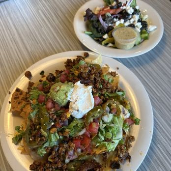 Lucky's Burger & Brew- Roswell - Veggie nachos & house salad - Burgers Near Me - Roswell, Georgia