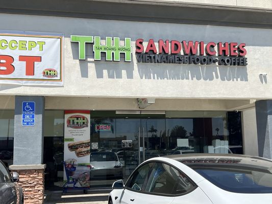 THH Sandwiches by null