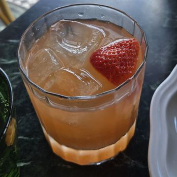 À L'ouest - Blush behavior cocktail - French Near Me - San Diego, California À L'ouest - Blush behavior cocktail - French Near Me - San Diego, California