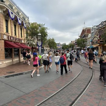 Main Street, U.S.A. - Walking down Main St - Amusement Parks Near Me - Anaheim, California Main Street, U.S.A. - Walking down Main St - Amusement Parks Near Me - Anaheim, California