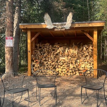 McKinley Creekside Cafe - Cafes Near Me - Denali, Alaska