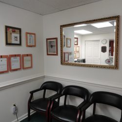 Dr Young's Institute of Oriental Medicine - Waiting room
