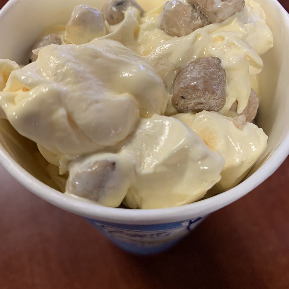 Fosters Freeze - Cookie dough twister - Ice Cream & Frozen Yogurt Near Me - Los Banos, California