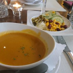 Bergischer Hof - Suppe und Salat vom Mittagstisch