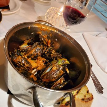 The Maple Leaf - Mussels for $23 - Canadian (New) Near Me - Banff, Alberta