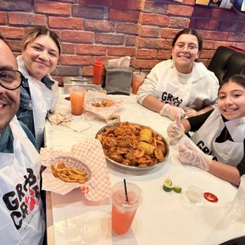 Grab A Crab - Dinner Combo For 4 with Watermelon Lemonades Garlic Bread, Popcorn Shrimp, Chicharrones and fries as appetizers! - Seafood Near Me - Hacienda Heights, California