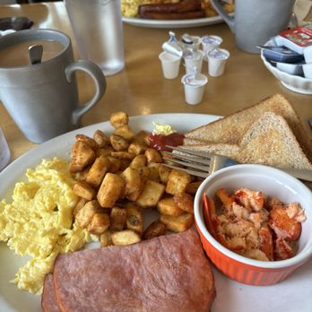 Dennis Point Cafe - Hearty fisherman's breakfast. Plenty of food for an old lady, could not finish! - Seafood Near Me - Middle West Pubnico, Nova Scotia Dennis Point Cafe - Hearty fisherman's breakfast. Plenty of food for an old lady, could not finish! - Seafood Near Me - Middle West Pubnico, Nova Scotia
