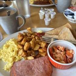 Dennis Point Cafe - Hearty fisherman's breakfast. Plenty of food for an old lady, could not finish!