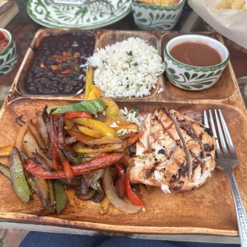 The Hideaway - Chicken fajitas - Steakhouses Near Me - Beverly Hills, California The Hideaway - Chicken fajitas - Steakhouses Near Me - Beverly Hills, California