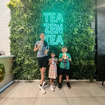 TeaZenTea - Livermore - Enjoying their drinks - Bubble Tea Near Me - Livermore, California