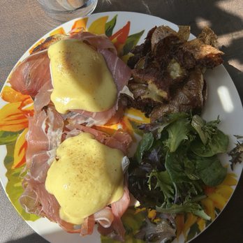 Martini Brunch - Prosciutto Eggs Benedict - Cocktail Bars Near Me - Mount Vernon, Washington Martini Brunch - Prosciutto Eggs Benedict - Cocktail Bars Near Me - Mount Vernon, Washington