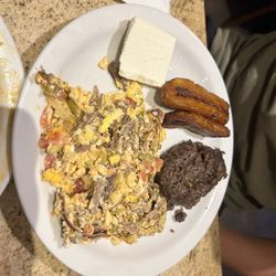 Es Con Sabor West - Eggs with Pork