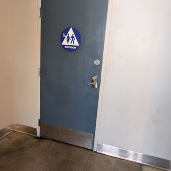 7 Leaves Cafe - Restroom - Coffee & Tea Near Me - Cerritos, California