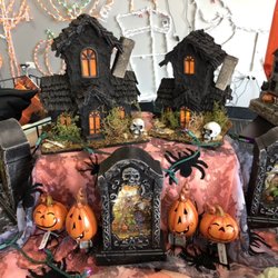 Brite Ideas Decorating - Haunted houses and witches