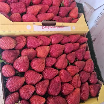 Okui's Strawberry N Fruit Stand - Strawberries - Fruits & Veggies Near Me - Grover Beach, California
