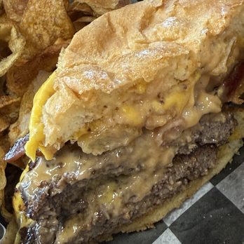 The Big Garlic - The Midwestern with additional burger patty - Burgers Near Me - Stevens Point, Wisconsin
