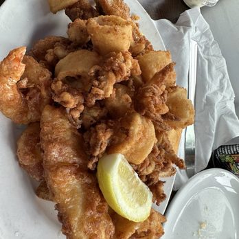Barbara's Fishtrap - Mini Fishtrap - Seafood Near Me - Half Moon Bay, California Barbara's Fishtrap - Mini Fishtrap - Seafood Near Me - Half Moon Bay, California