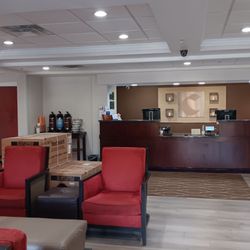 Comfort Inn - Front deck area