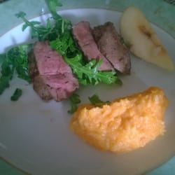 Trattoria Sardoc - Sapori del Carso: filetto d'anatra alla brace su purea di zucca e patate con pere gratinate