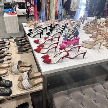 VICI Outlet - Inside - Women's Clothing Near Me - Fairfield, California VICI Outlet - Inside - Women's Clothing Near Me - Fairfield, California