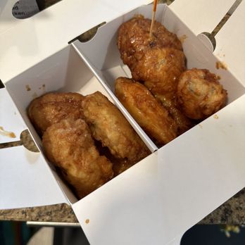 ChiMc Sterling - Lunch special 2 drums and 4 wings half and half - Chicken Shop Near Me - Sterling, Virginia