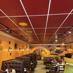 Ixtapa Mexican Restaurant & Cantina - Hamden - Interior