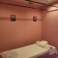 Live Well Massage & Spa