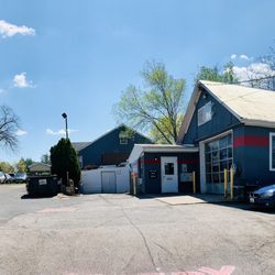 Redds Automotive - Awesome shop