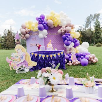 ABCister Events - Princess picnic party at Lacy Park - Balloon Services Near Me ABCister Events - Princess picnic party at Lacy Park - Balloon Services Near Me