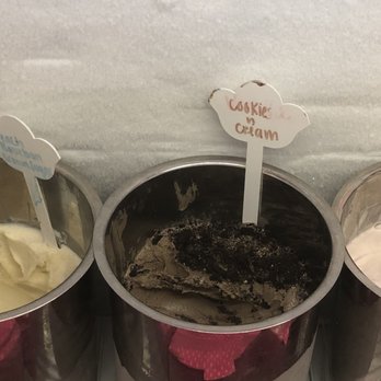 Smallcakes - The cookies & cream ice cream I had! - Desserts Near Me - Pearland, Texas