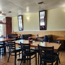 House of Eggs - Dining