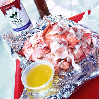Red's Eats - My lobster roll - Seafood Near Me - Wiscasset, Maine Red's Eats - My lobster roll - Seafood Near Me - Wiscasset, Maine