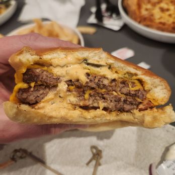 Universal Terra Luna Resort - Cheese burger - Hotels Near Me - Orlando, Florida