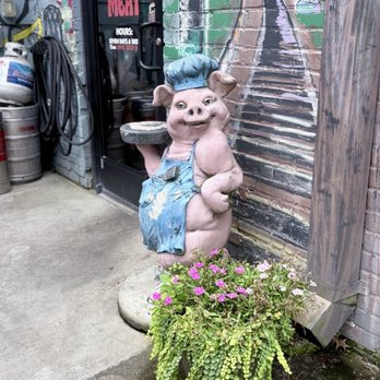 Sweet Lew’s BBQ - Outside decor - Barbeque Near Me - Charlotte, North Carolina Sweet Lew’s BBQ - Outside decor - Barbeque Near Me - Charlotte, North Carolina