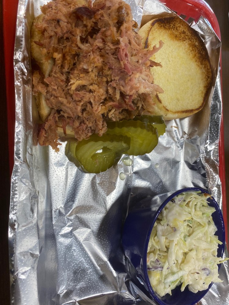Doodlum's Barbecue and Fruit Stand Logo