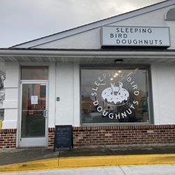 Sleeping Bird Doughnuts - Great doughnuts! Fulled! The chocolate cream is my fave! Counter service is friendly and attentive. The line moves quick.