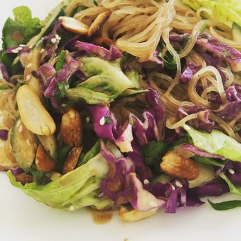Estancia de Lorenzo - Asian Salad - Resorts Near Me - San Mateo, RIZ