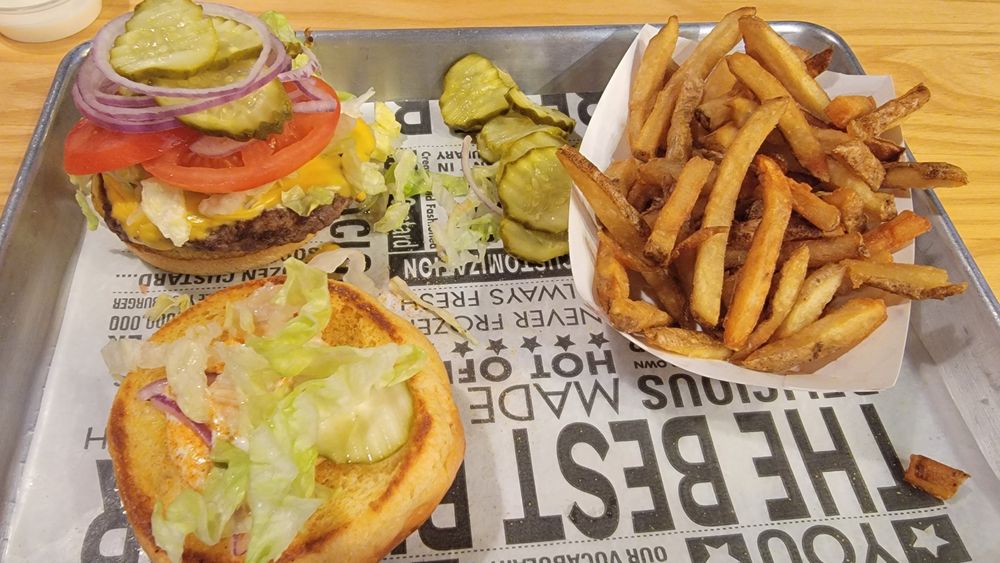 Cheeseburger Bobbys Logo